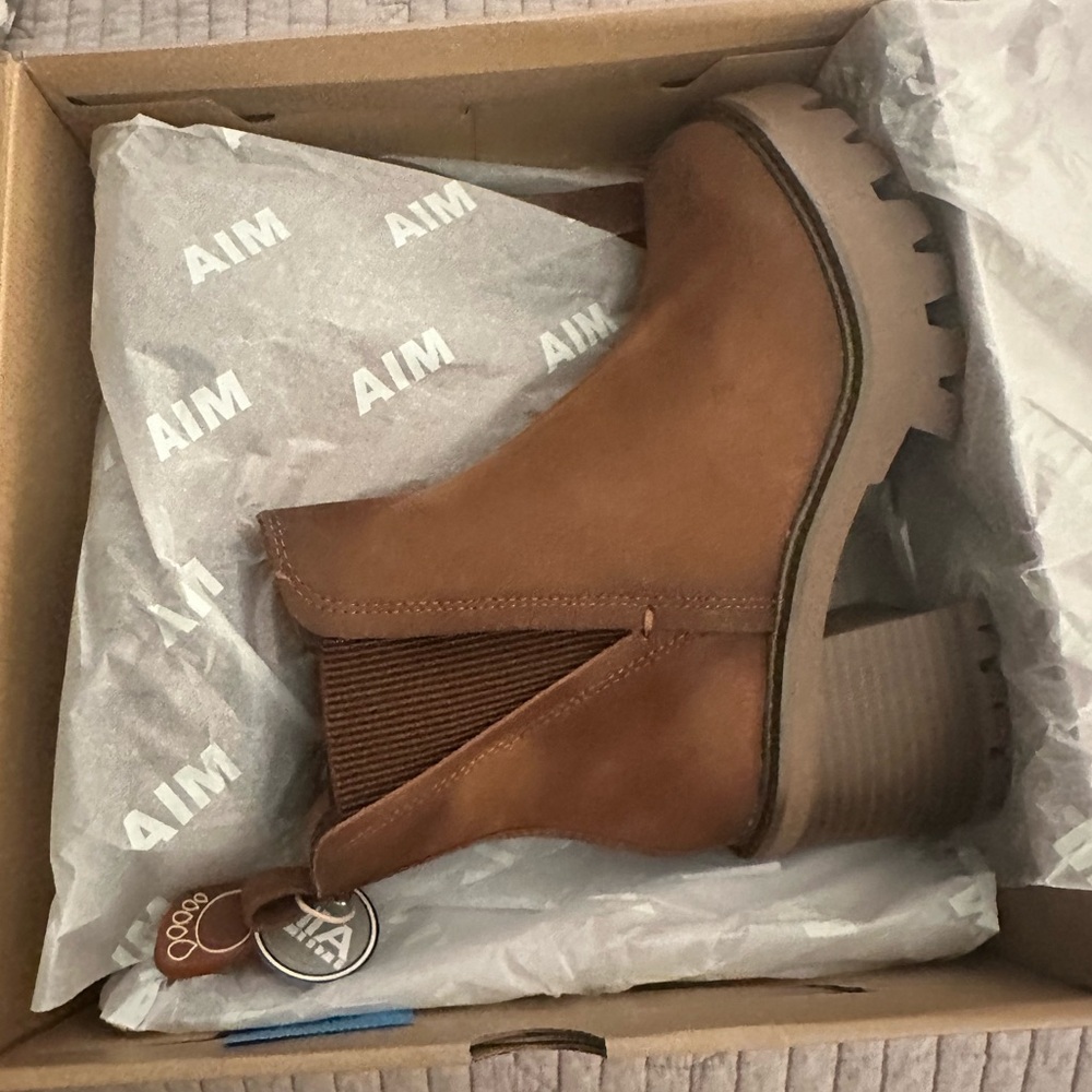 MIA Vito Lug Chelsea Womens Boots